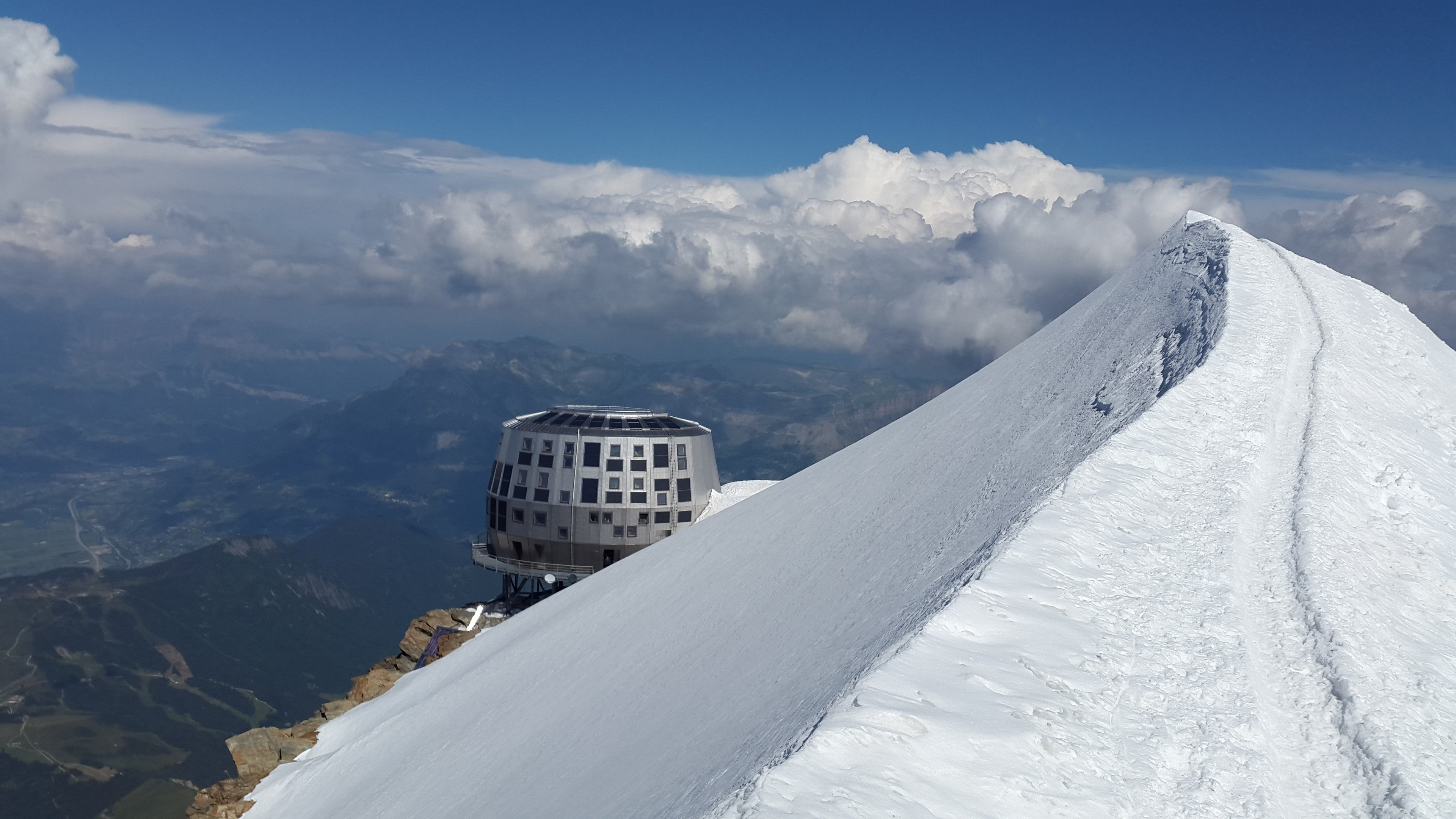 勃朗峰雪景图片桌面壁纸