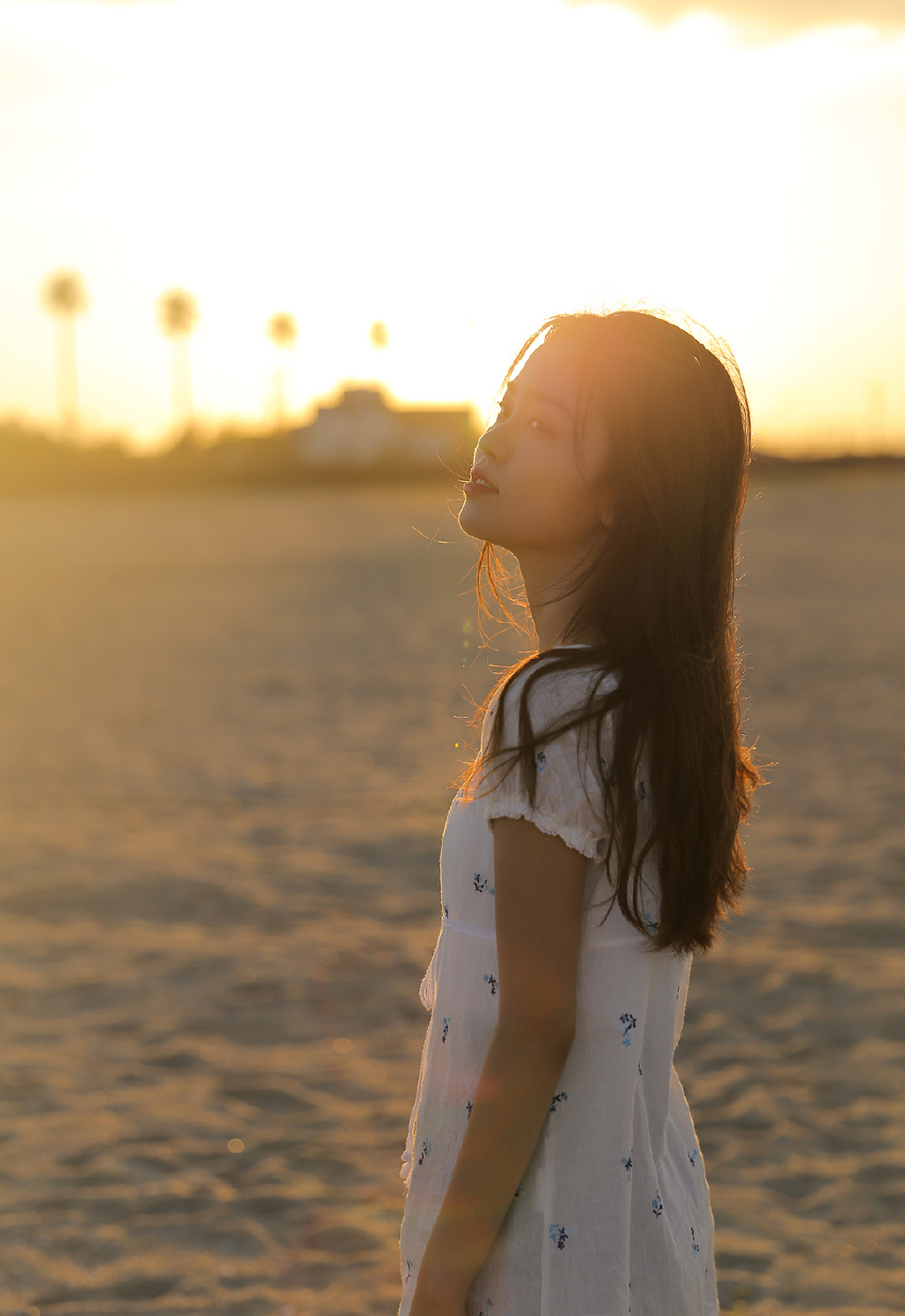 夏日海边美女唯美动人写真