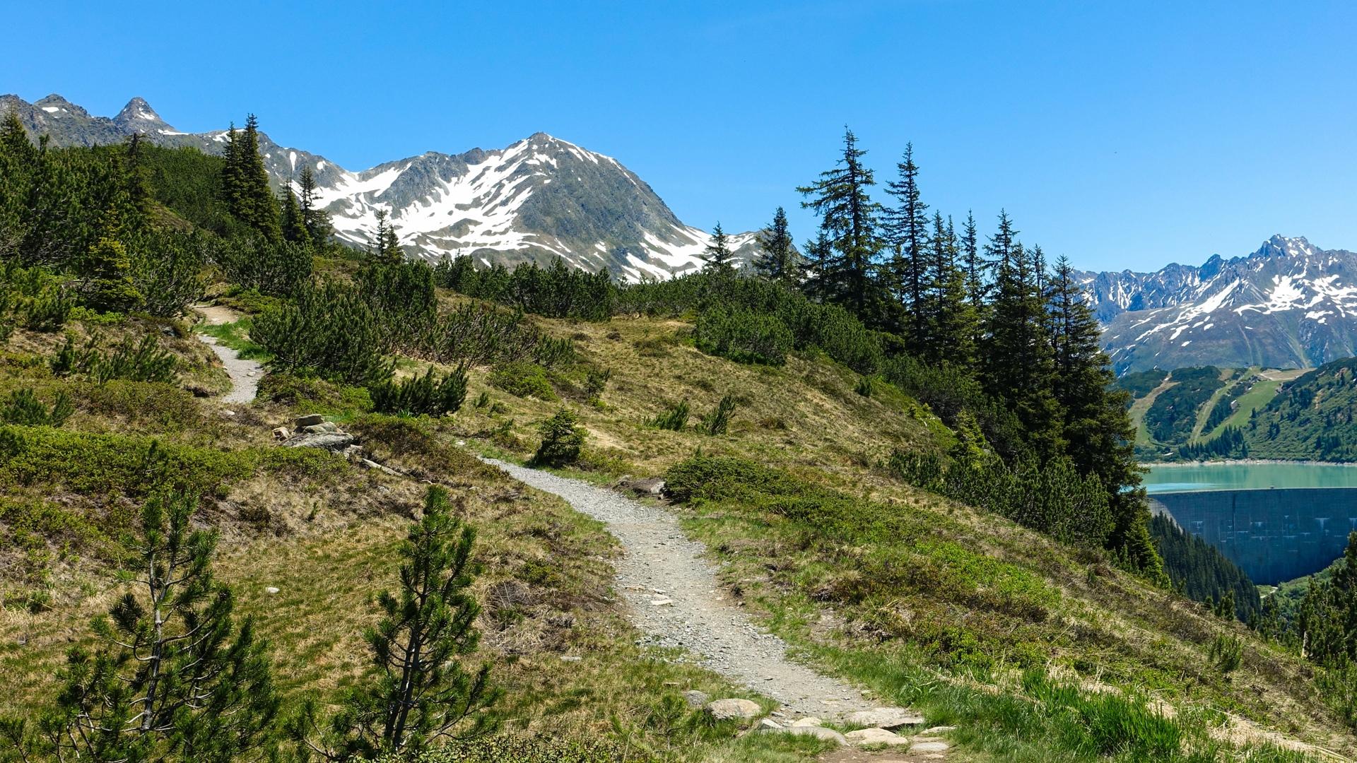 高山峻岭自然美景桌面壁纸