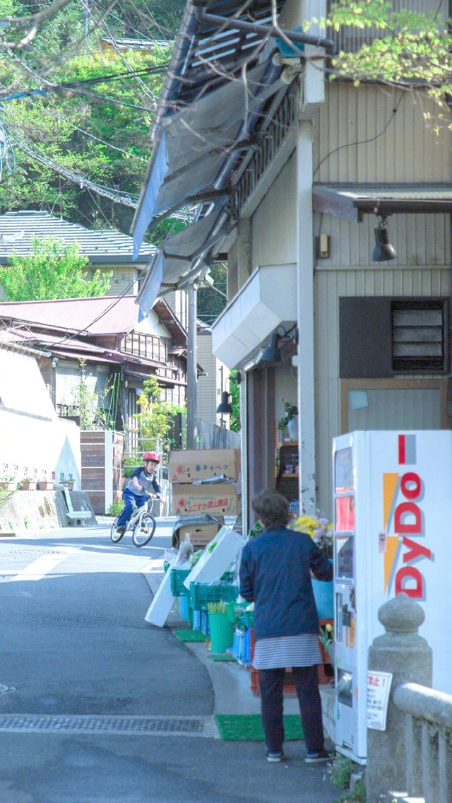 日本城市街道风景图片手机壁纸