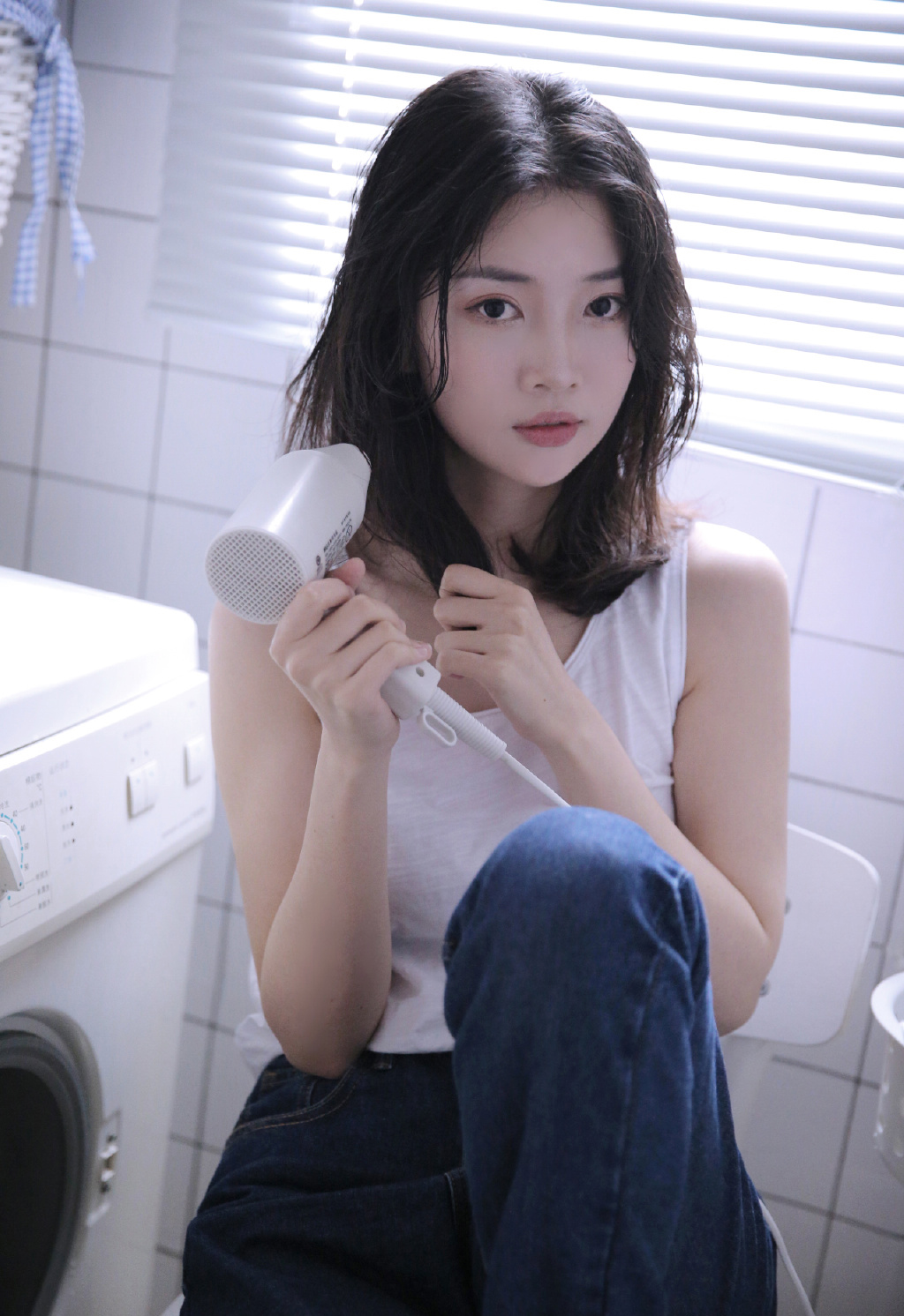 文静长发美女甜美迷人写真