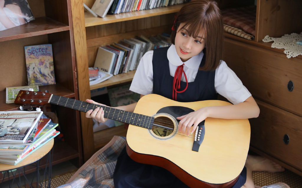 清纯美女学生妹制服诱惑写真