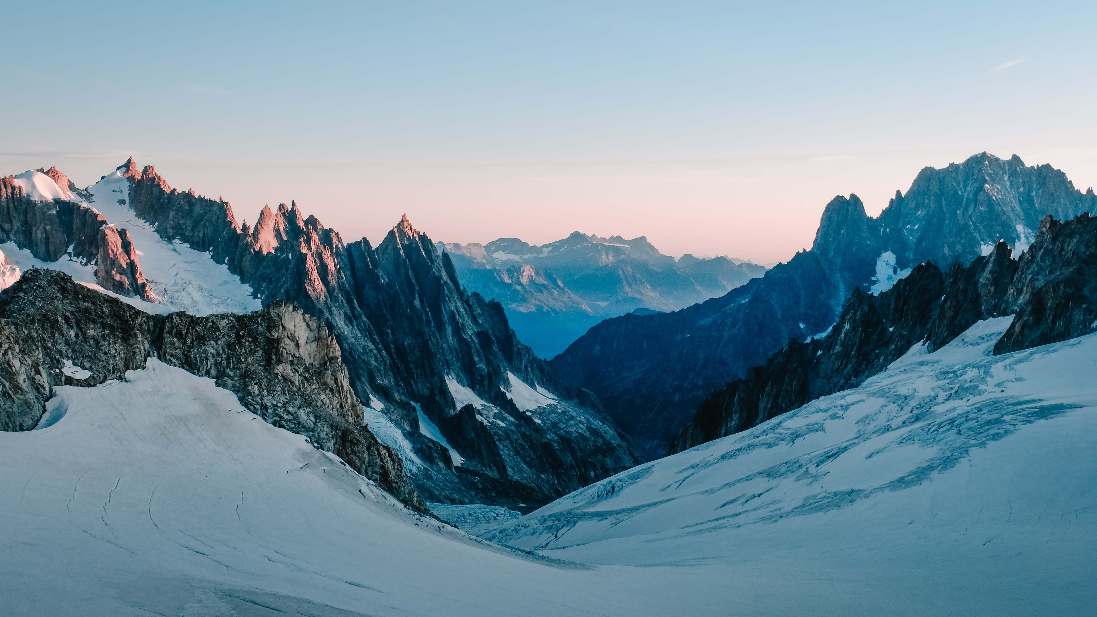 优美雪山风景高清图片壁纸