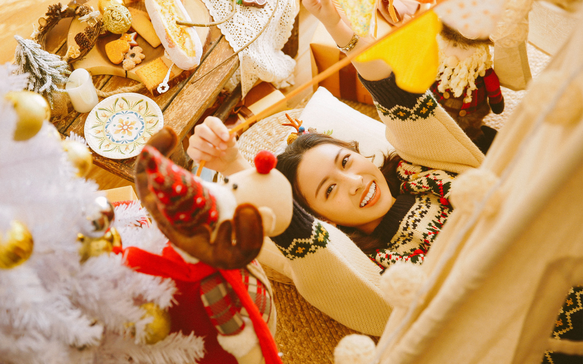 麋鹿少女圣诞写真图片桌面壁纸