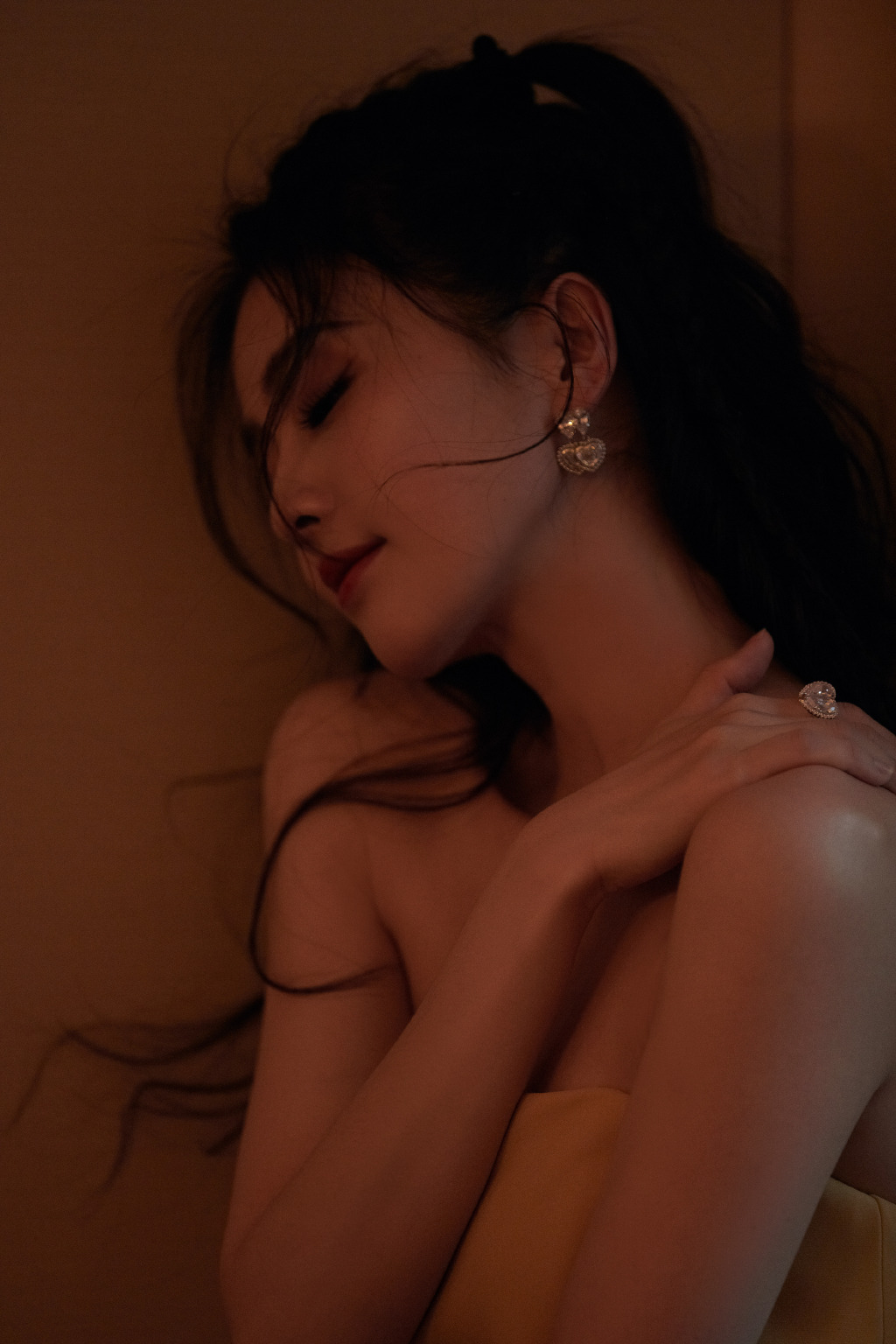 性感美女白鹿活动写真照图片