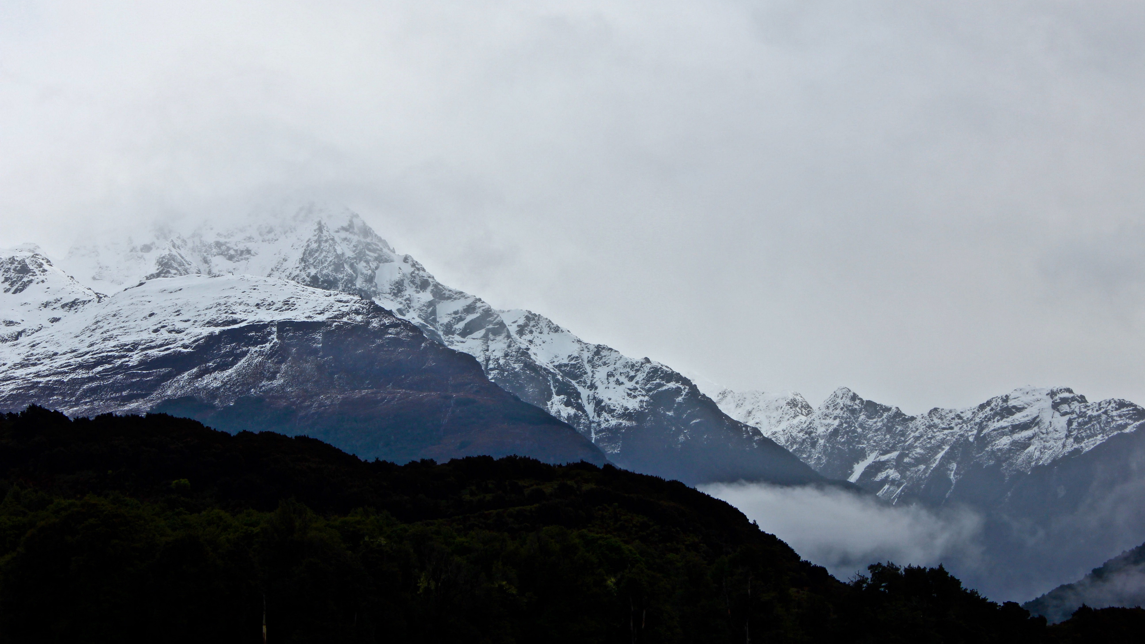 阿尔卑斯山雪景图片桌面壁纸