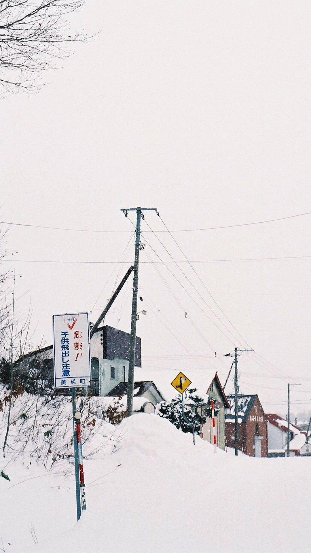 日本铁轨雪景风光手机壁纸