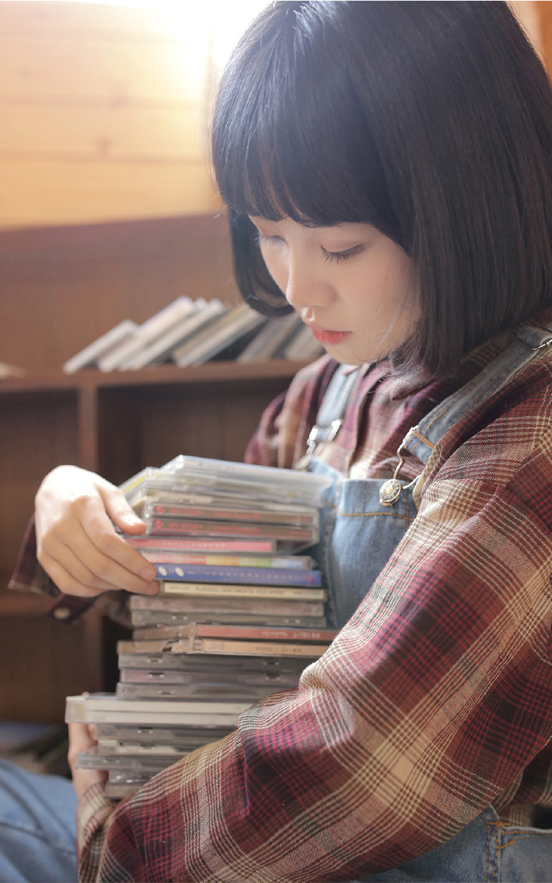 衬衫美女学生妹秀气甜美写真照图片