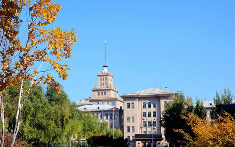 哈尔滨工业大学校园风景图片