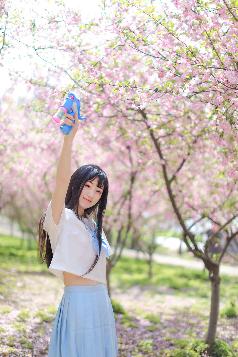 花海美女制服超短裙诱惑性感写真