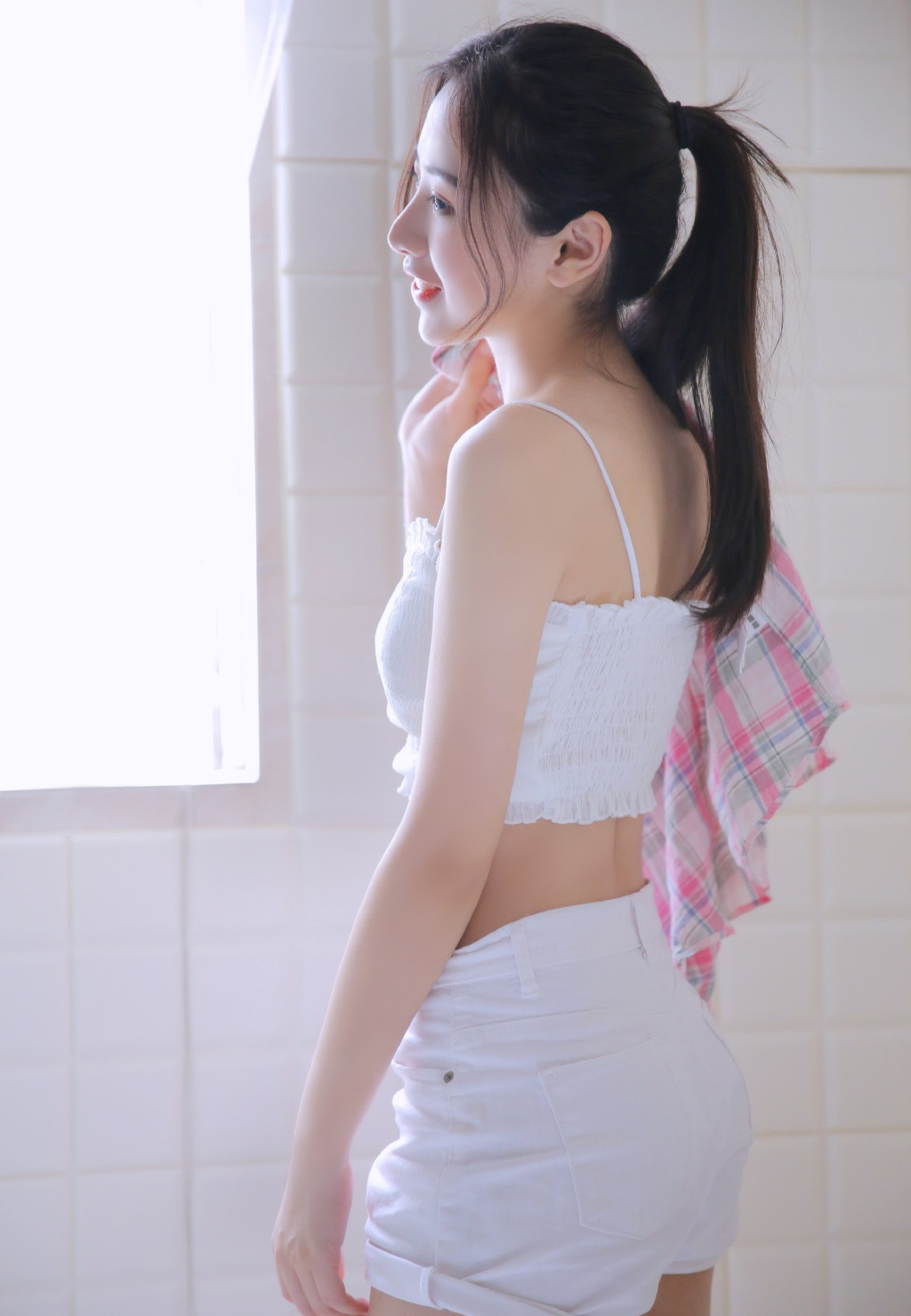 白嫩美女火辣性感身材美女私房写真