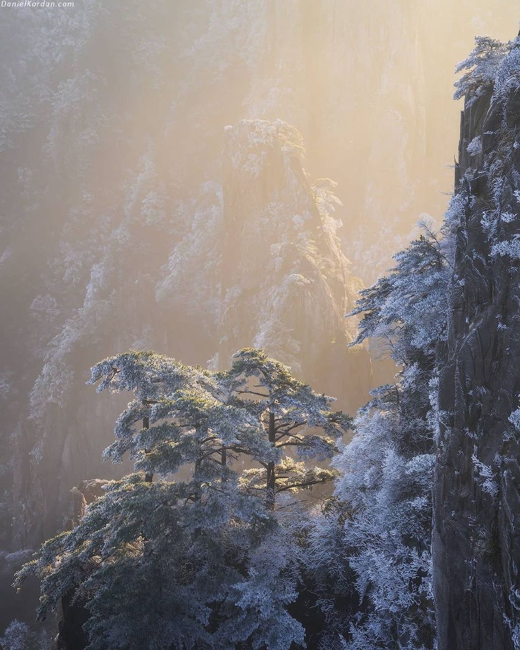 黄山雪景图片摄影