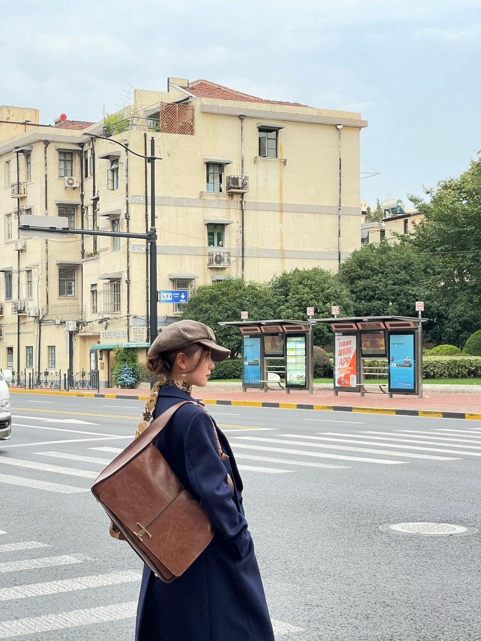 刘诗诗漫步街头慵懒秋日街拍图片