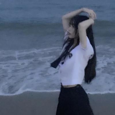 浪漫高级看海美女头像图片