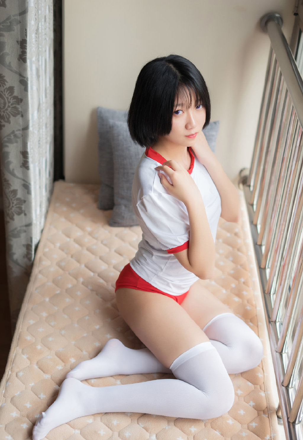 长腿白丝美女体操制服诱惑写真