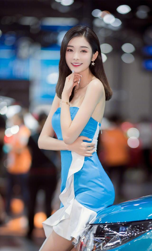 车模美女性感高清写真图片