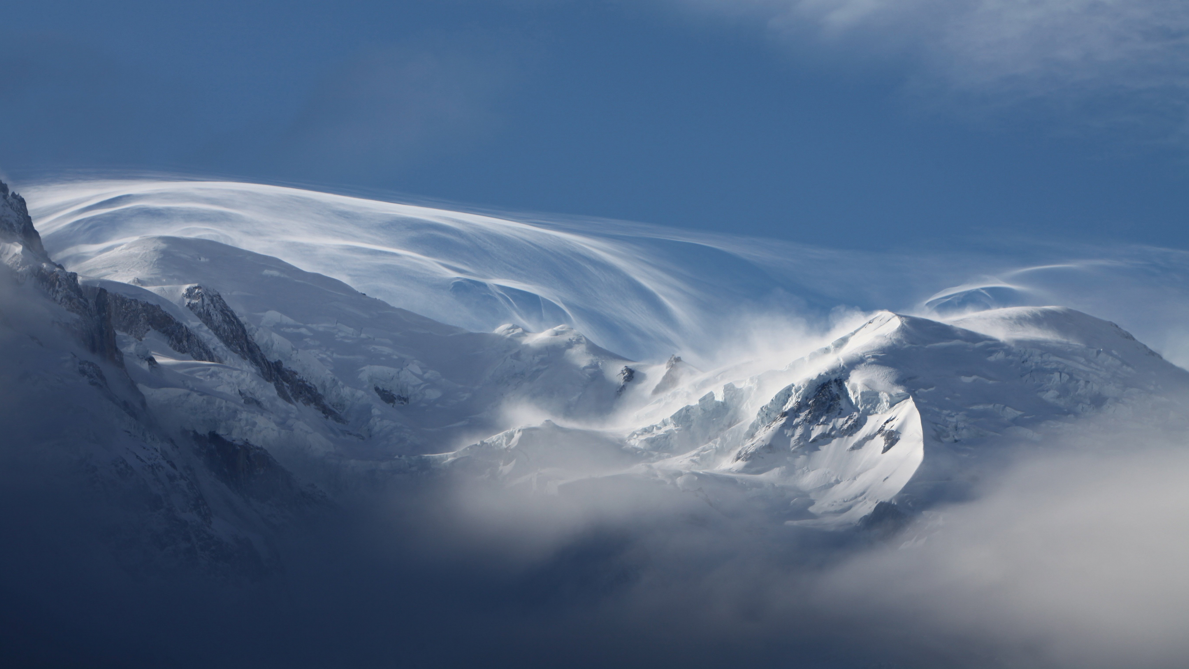 勃朗峰雪景图片桌面壁纸