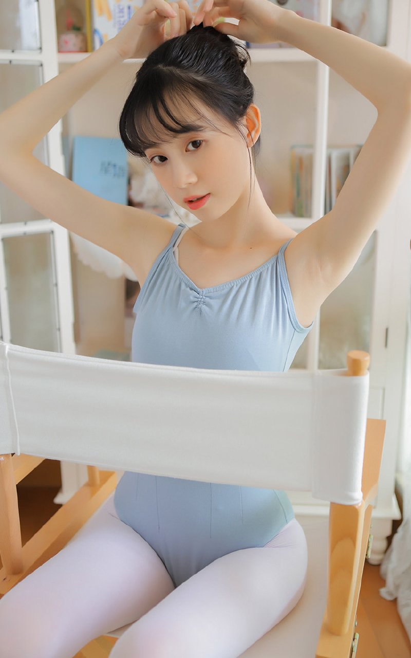 白丝美女教室性感舞蹈服艺术写真