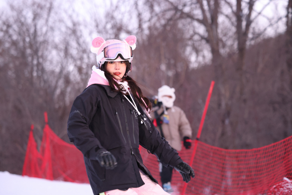 Angelababy《超有趣滑雪大会》图片