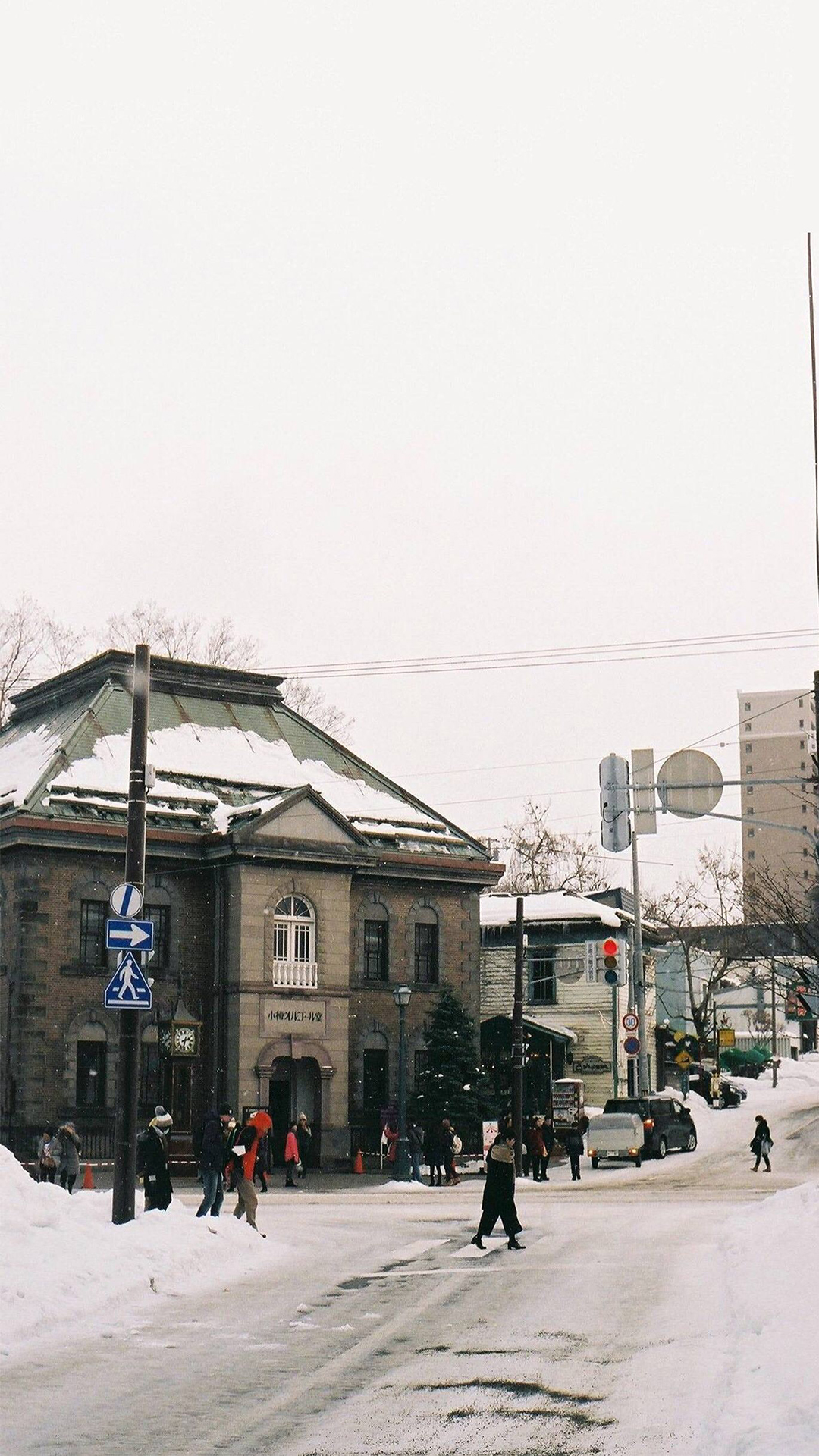 日本铁轨雪景风光手机壁纸