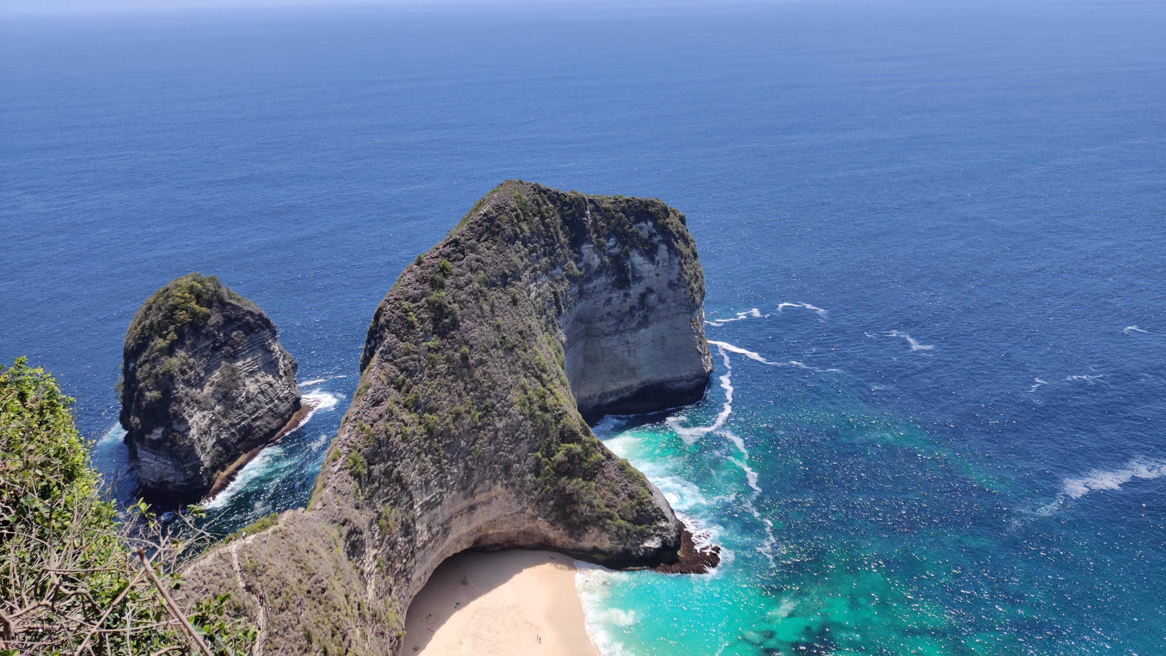 佩尼达岛精灵坠崖风景图片桌面壁纸