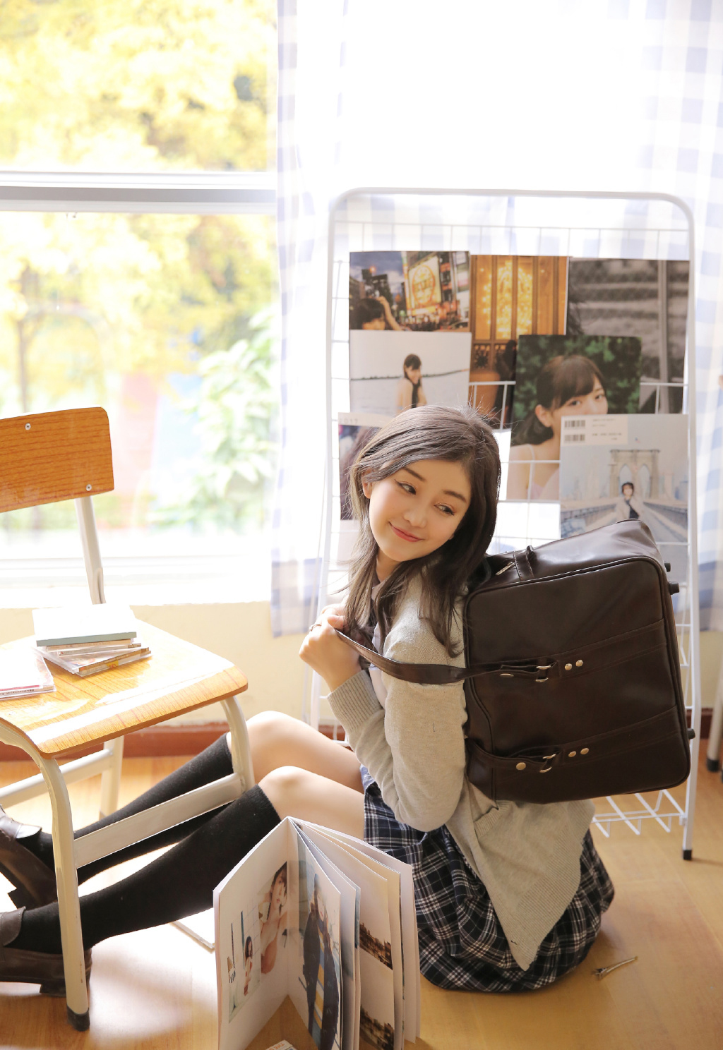 超短裙美女学生妹校园制服写真