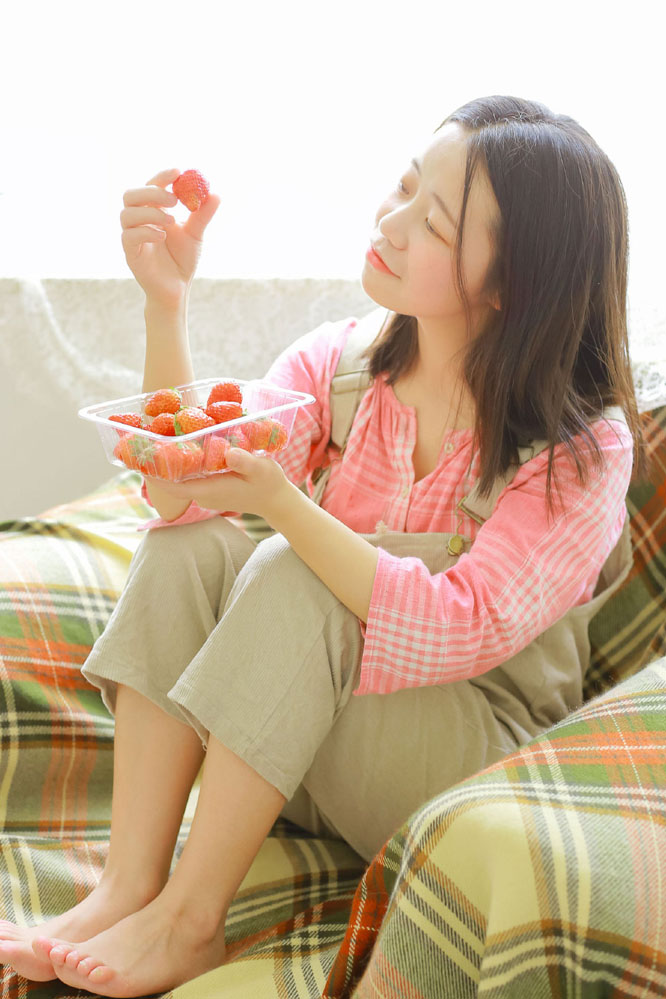 圆脸女孩夏日清新私房写真照