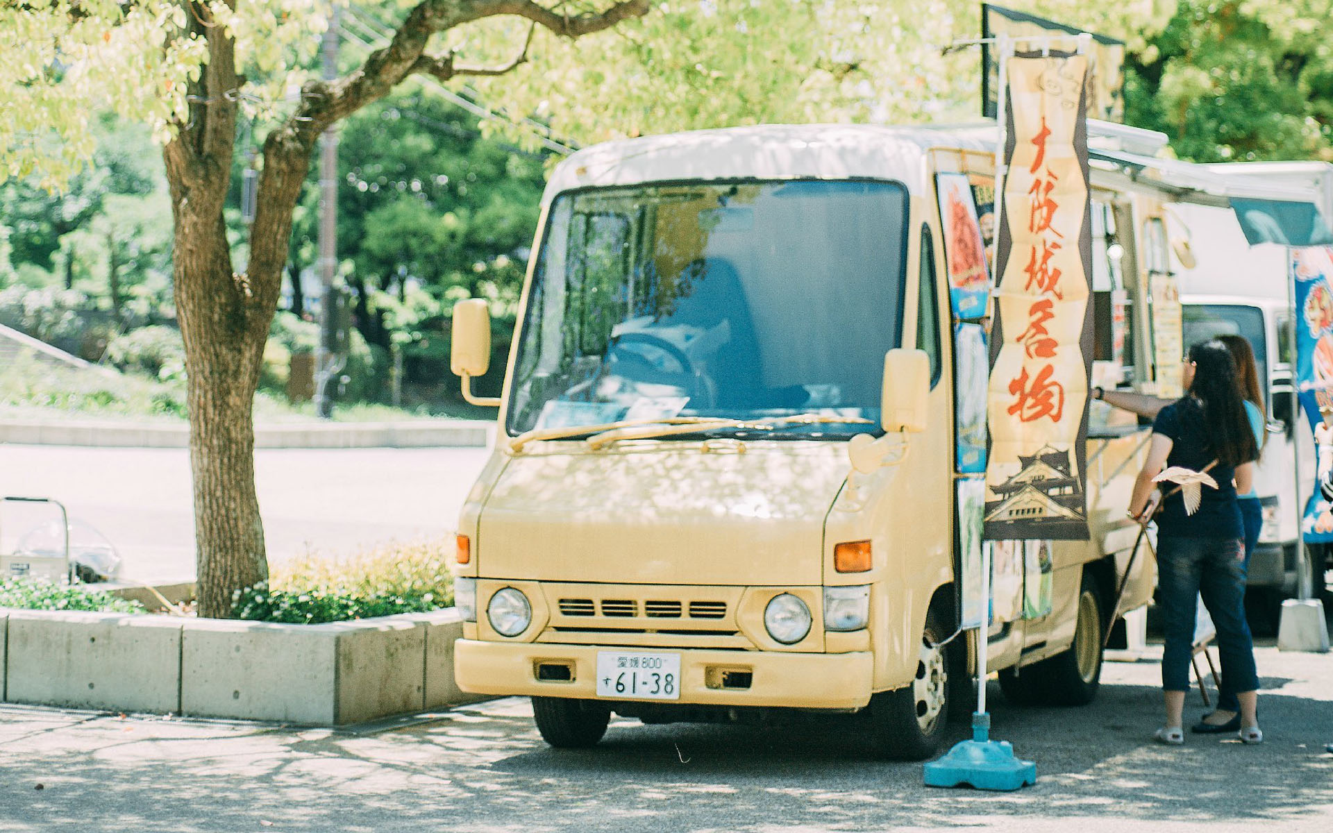 日系小清新街道风景图片桌面壁纸