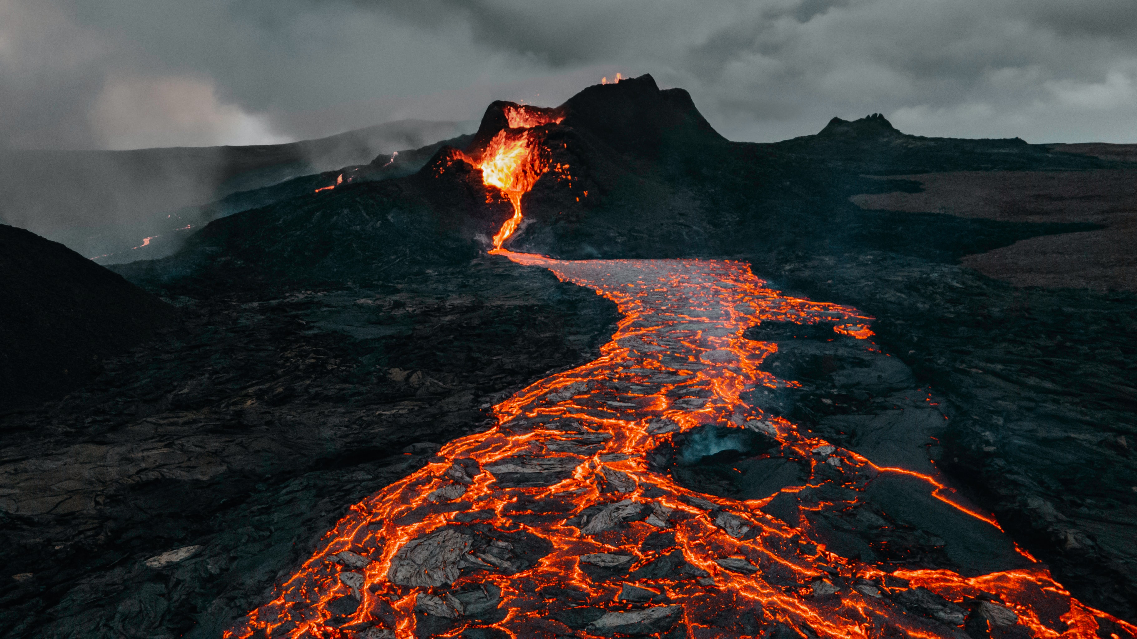 火山岩浆炫酷风景壁纸