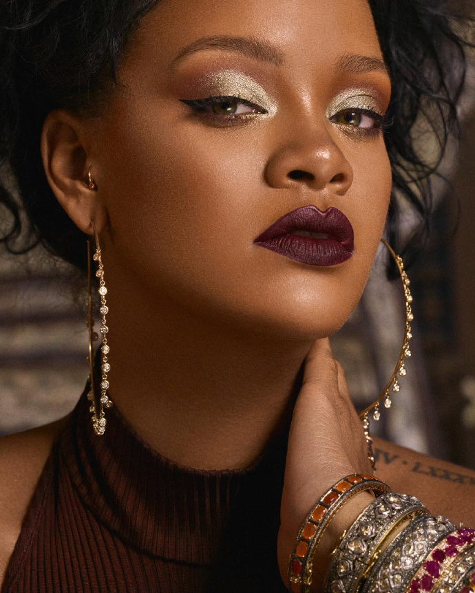 Rihanna成全球最富有女歌手