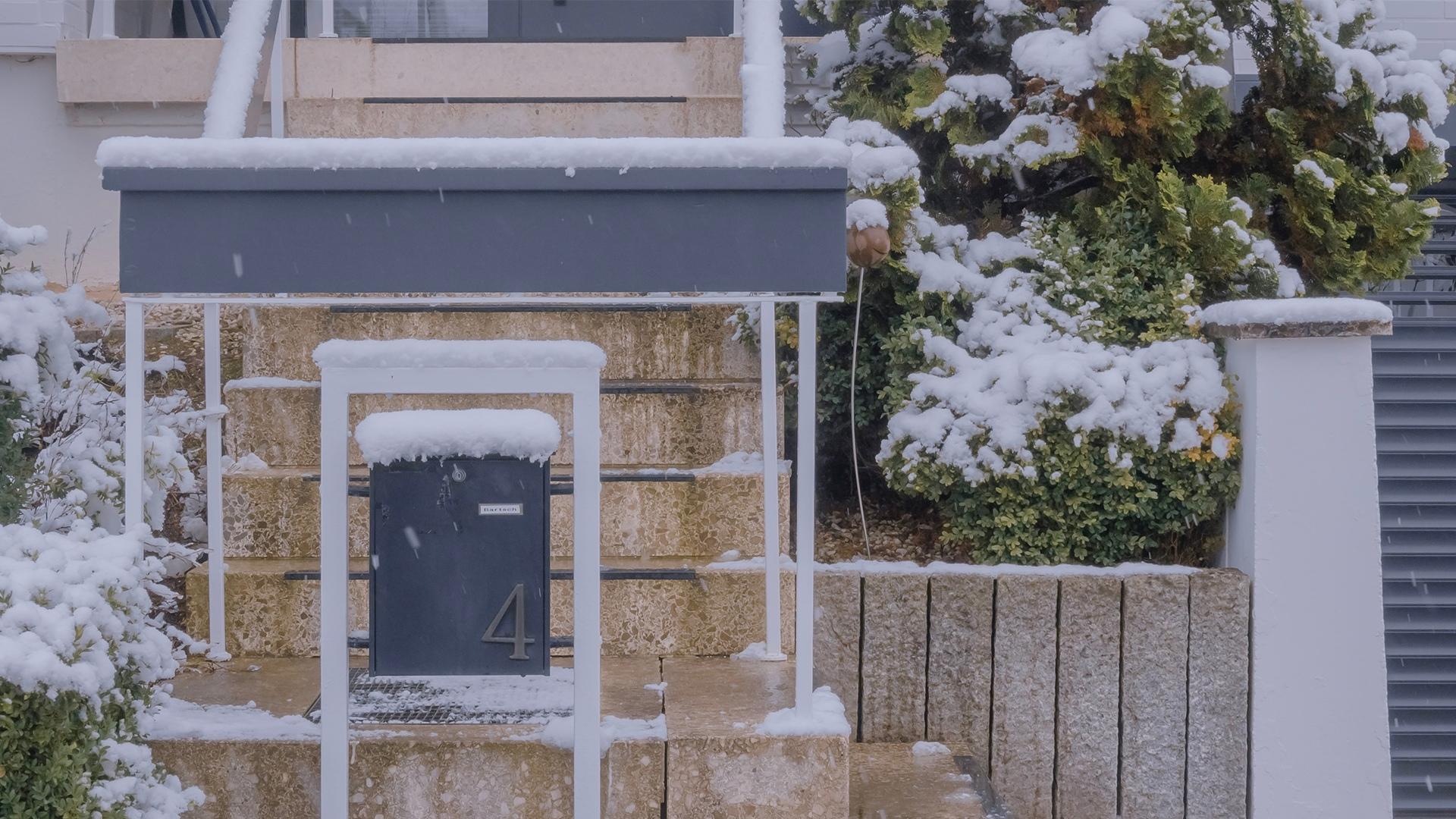 北欧冬日唯美雪景图片桌面壁纸