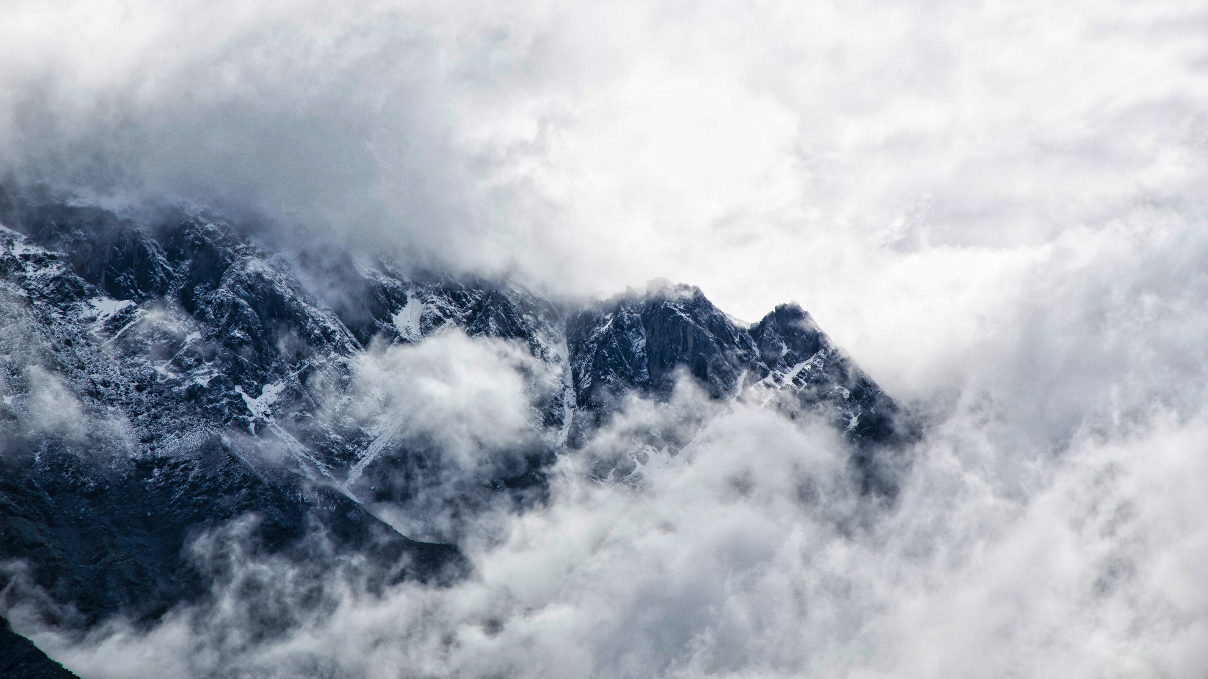 阿尔卑斯山雪景图片桌面壁纸