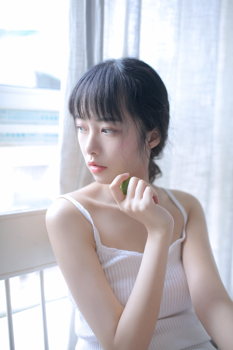 轻熟少女温暖性感私房写真照