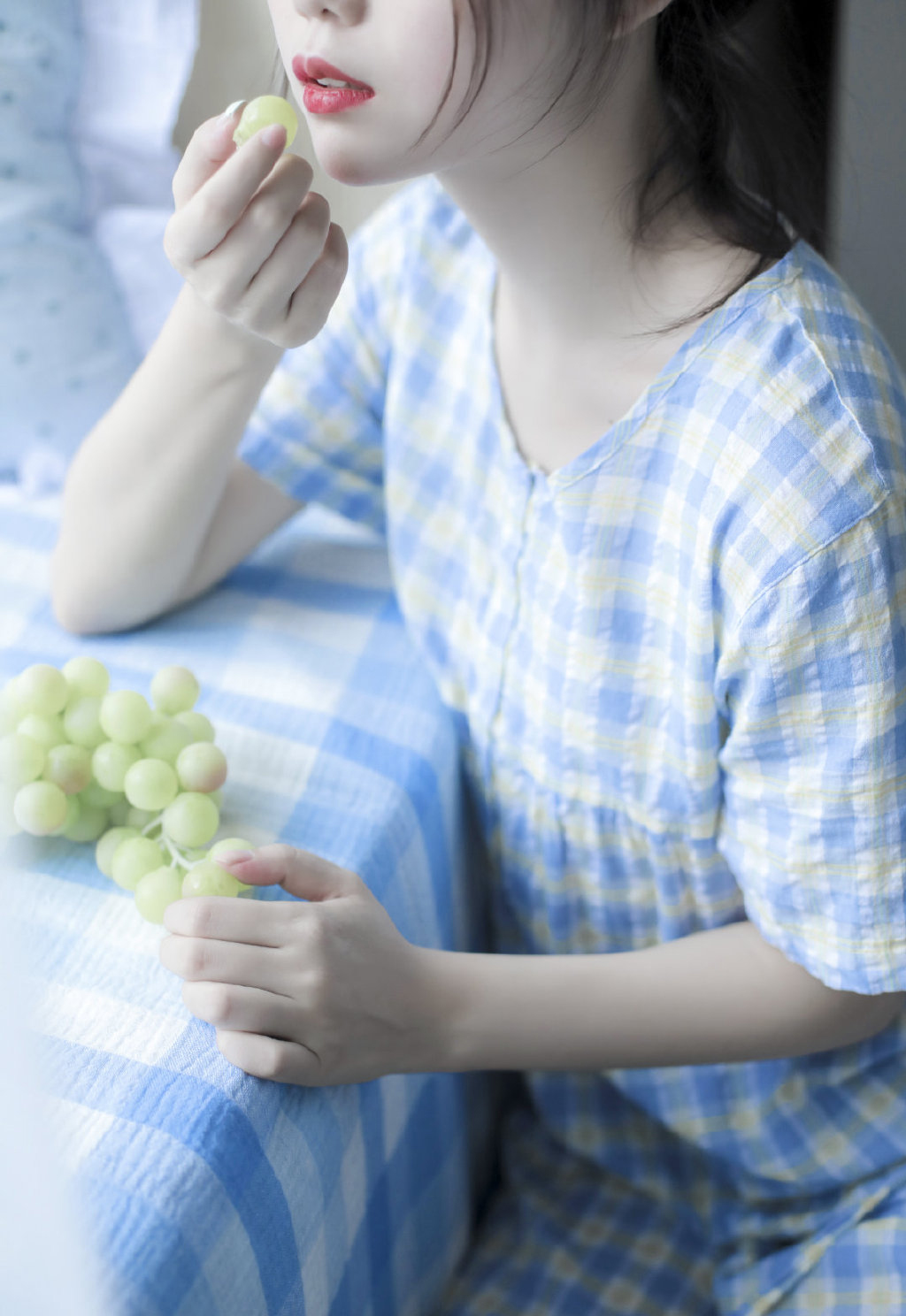 甜美又可爱的美女居家写真