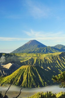 岩石山峰清新风景手机壁纸