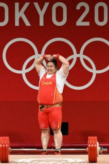 李雯雯举重女子87公斤以上级金牌