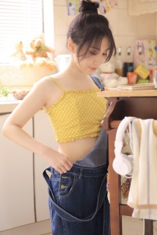 夏天厨房美女娇媚性感写真