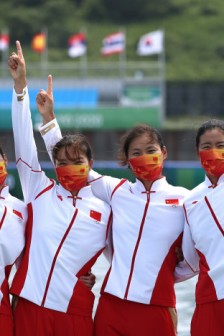 中国组合赛艇女子四人双桨夺金