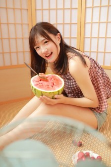 西瓜女孩日系居家美腿写真