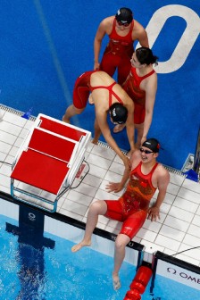 中国队女子4×200米自由泳接力夺金