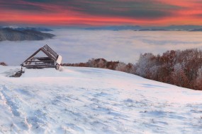 节气小雪之山顶唯美雪景图片桌面壁纸