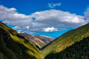 两河口虹桥沟美丽景色桌面壁纸