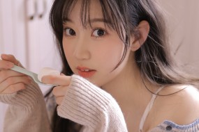 治愈系女孩甜美写真图片桌面壁纸